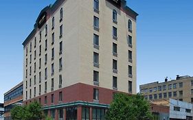 Red Lion Inn & Suites Long Island City